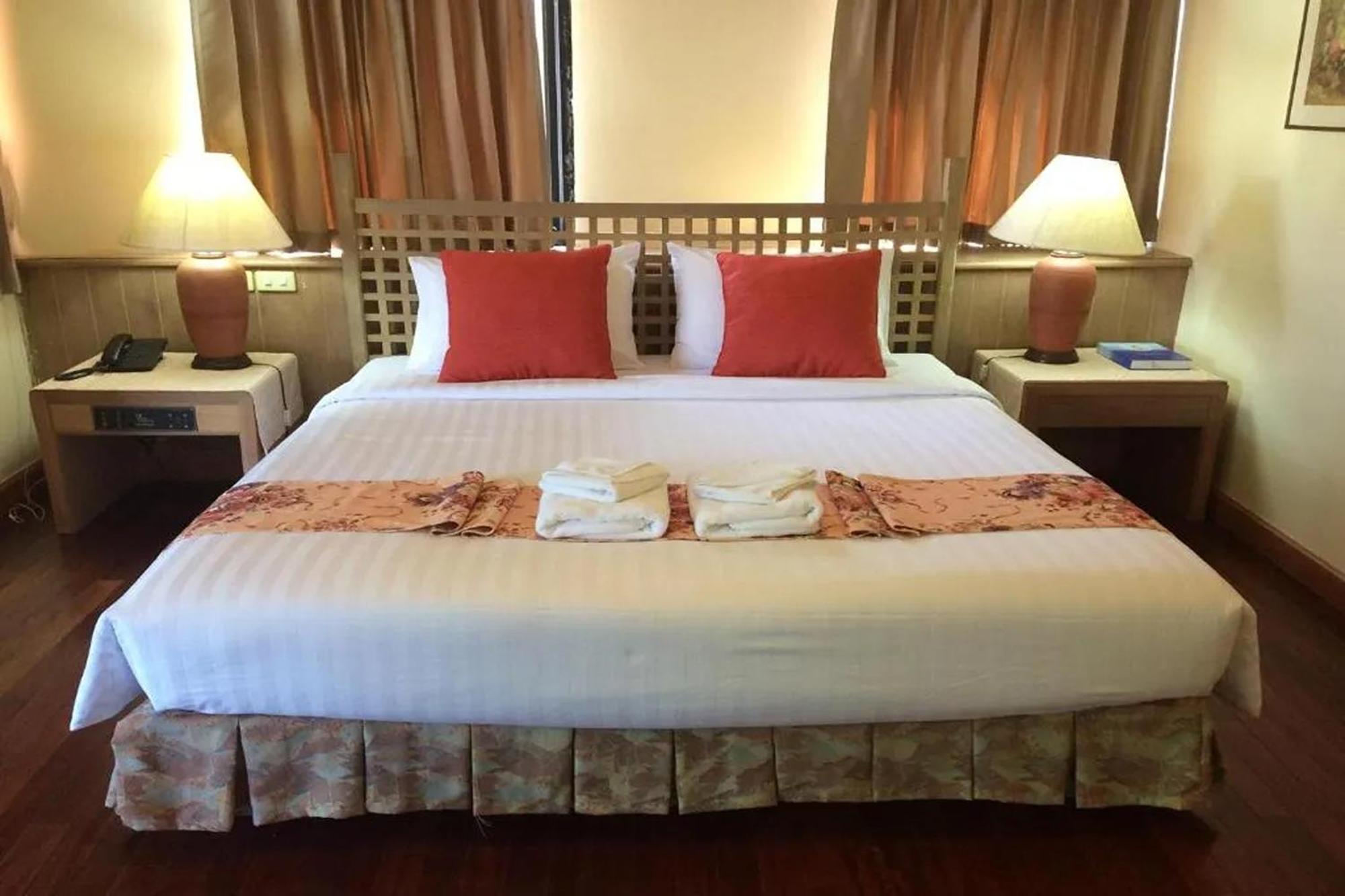 Pin Hotel Lampang Bagian luar foto
