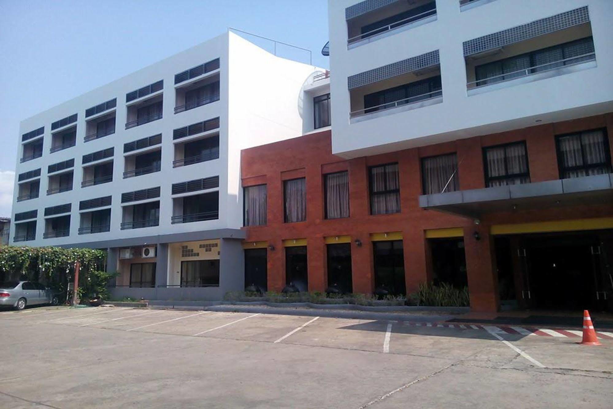 Pin Hotel Lampang Bagian luar foto