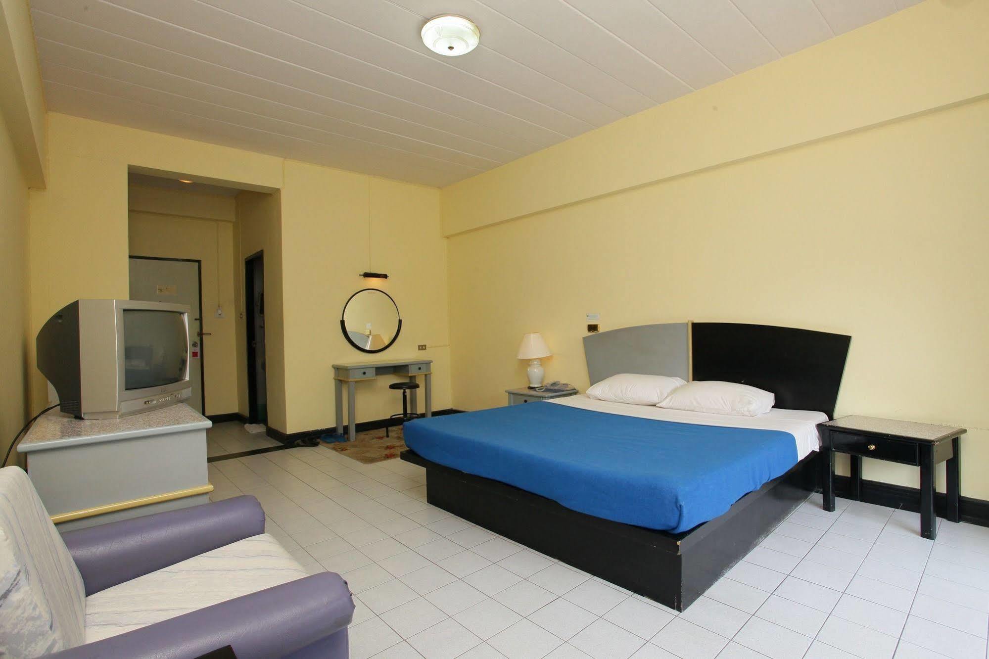 Pin Hotel Lampang Bagian luar foto